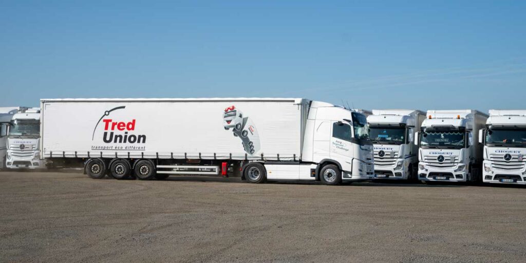 Camion des Transports CHOQUET avec marquage du groupement de transporteurs TRED UNION